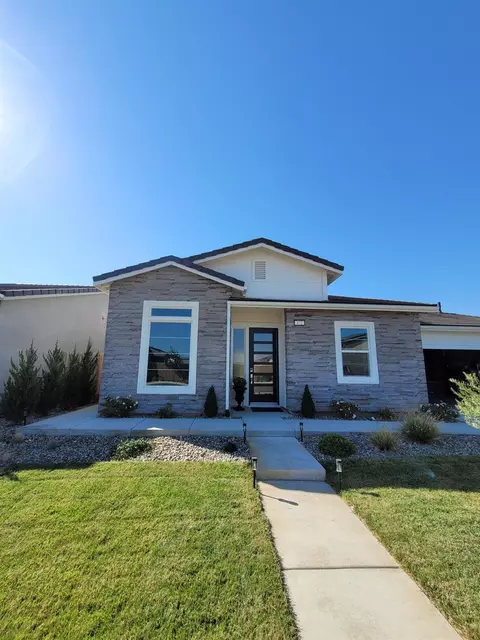 472 Capstone Way, Madera, CA 93636 photo 2