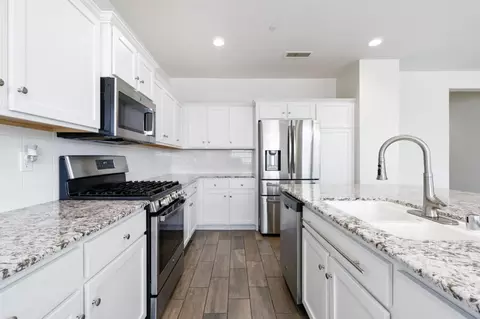 3036 Swift Ln, Clovis, CA 93619 photo 12
