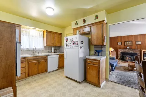 630 W Indianapolis Ave, Clovis, CA 93612 photo 11