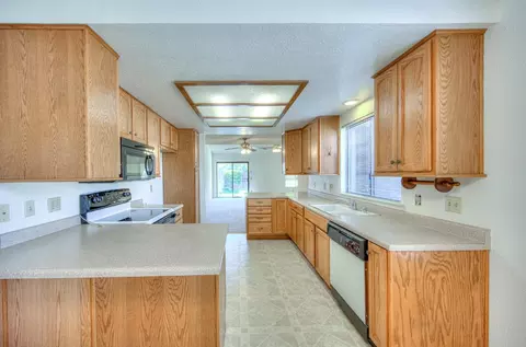 1722 Tollhouse Ln, Clovis, CA 93611 photo 10