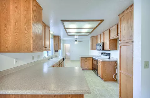 1722 Tollhouse Ln, Clovis, CA 93611 photo 8