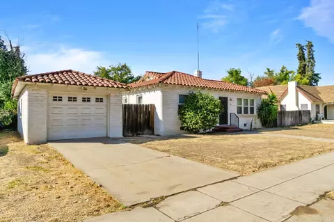 212 S I St, Madera, CA 93637 photo 2