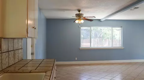 4554 E Fedora Ave, Fresno, CA 93726 photo 8