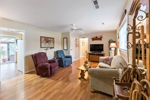 144 N Pollasky Ave, Clovis, CA 93612 photo 3