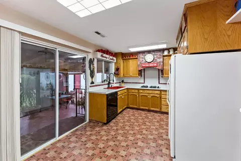 144 N Pollasky Ave, Clovis, CA 93612 photo 9