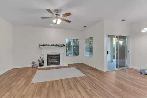2573 Applegate Ave, Clovis, CA 93611 photo 19
