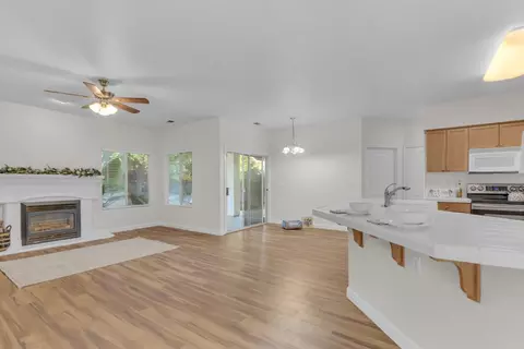 2573 Applegate Ave, Clovis, CA 93611 photo 8