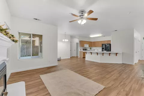 2573 Applegate Ave, Clovis, CA 93611 photo 7