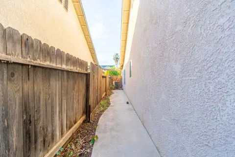 2573 Applegate Ave, Clovis, CA 93611 photo 25