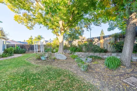 2573 Applegate Ave, Clovis, CA 93611 photo 22
