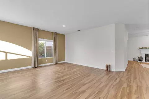 2573 Applegate Ave, Clovis, CA 93611 photo 3