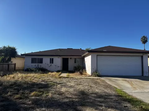 1420 N D St, Madera, CA 93638 photo 1