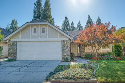 2320 Dawson Cove Ln, Clovis, CA 93611 photo 1