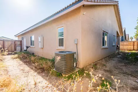 1041 Adell St, Madera, CA 93638 photo 21
