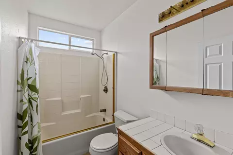 Bath - 12327 Martell Rd, Jackson, CA 95642 photo 3 of 3