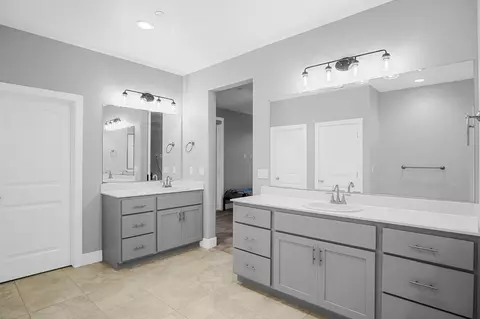 Bath - 1895 Sanza Rd, Manteca, CA 95337 photo 2 of 5