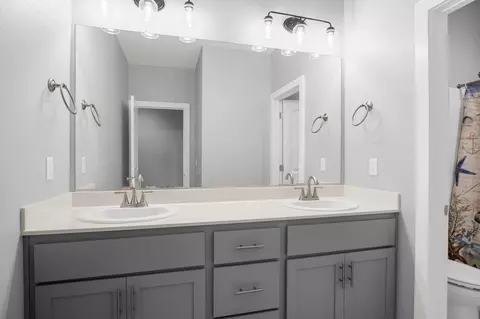 Bath - 1895 Sanza Rd, Manteca, CA 95337 photo 5 of 5