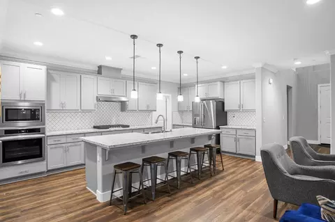 Kitchen - 1895 Sanza Rd, Manteca, CA 95337 photo 2 of 5