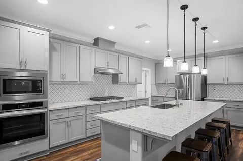 Kitchen - 1895 Sanza Rd, Manteca, CA 95337 photo 5 of 5
