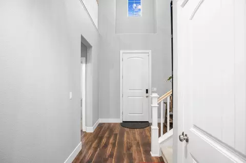 Entry Way - 1895 Sanza Rd, Manteca, CA 95337 photo 2 of 6