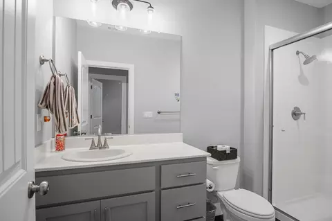Bath - 1895 Sanza Rd, Manteca, CA 95337 photo 4 of 5