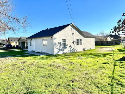 1502 Monterey, Modesto, CA 95354 photo 2