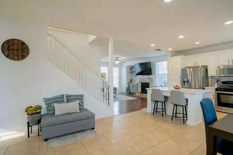 898 Courtyards Loop, Lincoln, CA 95648 photo 2