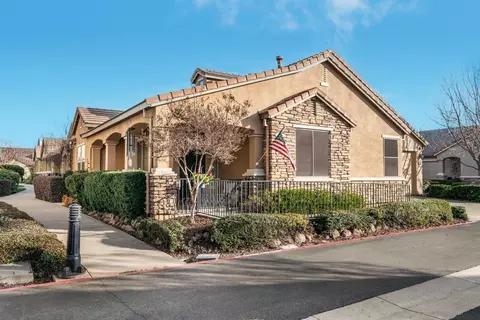 1217 Marseille Ln, Roseville, CA 95747