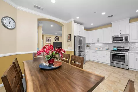 1168 Marseille Ln, Roseville, CA 95747