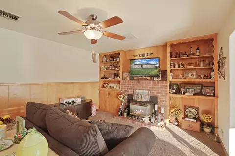 10726 E Harney Ln, Lodi, CA 95240 photo 19