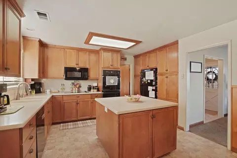 10726 E Harney Ln, Lodi, CA 95240 photo 17