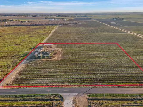 10726 E Harney Ln, Lodi, CA 95240 photo 5