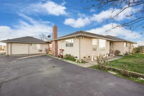 10726 E Harney Ln, Lodi, CA 95240 photo 6