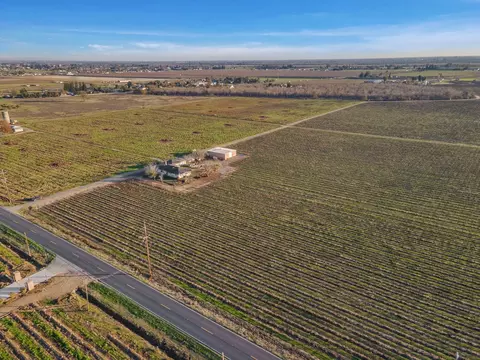 10726 E Harney Ln, Lodi, CA 95240 photo 43