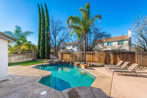 657 Farridge Dr, Roseville, CA 95678