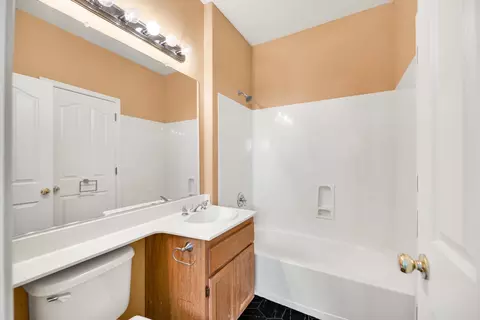 Bath - 1561 Pinnacles Pl, Davis, CA 95616 photo 1 of 7