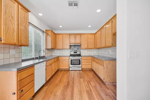 Kitchen - 1561 Pinnacles Pl, Davis, CA 95616 photo 1 of 4