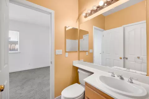 Bath - 1561 Pinnacles Pl, Davis, CA 95616 photo 2 of 7
