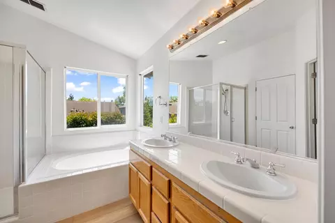 Bath - 1561 Pinnacles Pl, Davis, CA 95616 photo 7 of 7