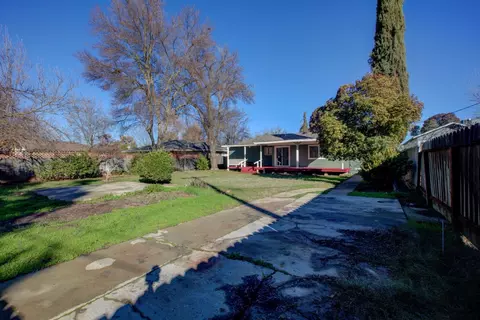 220 E 23rd St, Merced, CA 95340 photo 4