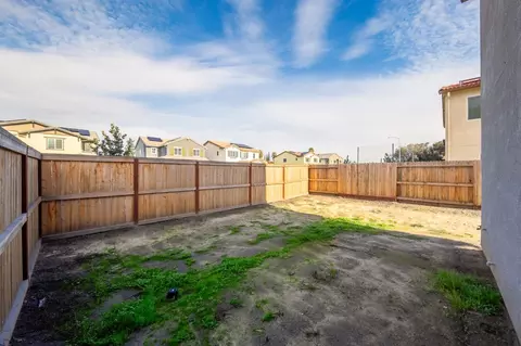 Exterior - 486 Rainbow Falls Ln, Manteca, CA 95337 photo 10 of 18