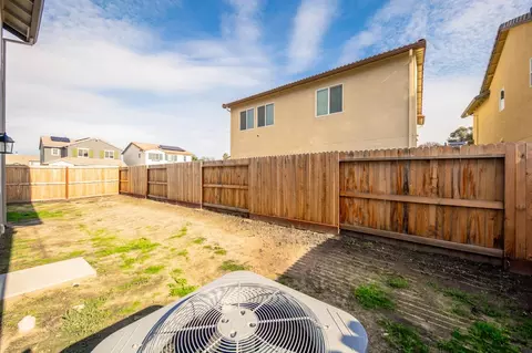 Exterior - 486 Rainbow Falls Ln, Manteca, CA 95337 photo 12 of 18