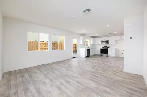 Living - 486 Rainbow Falls Ln, Manteca, CA 95337 photo 1 of 2