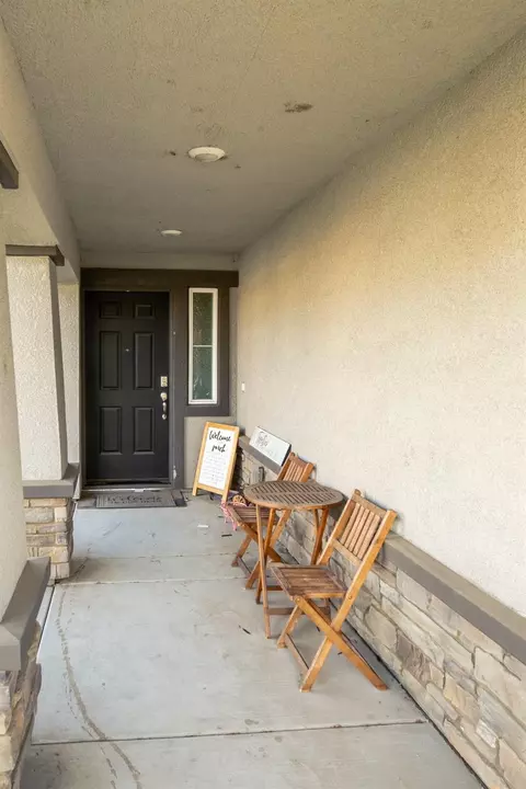 Exterior - 486 Rainbow Falls Ln, Manteca, CA 95337 photo 6 of 18