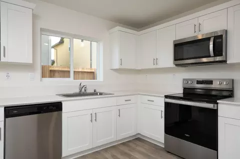 Kitchen - 486 Rainbow Falls Ln, Manteca, CA 95337 photo 1 of 3