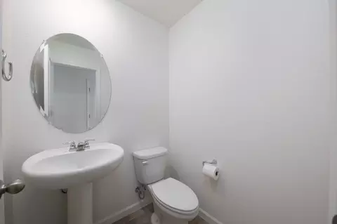 Bath - 486 Rainbow Falls Ln, Manteca, CA 95337 photo 3 of 3