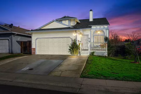 136 Creekside Cir, Sacramento, CA 95823