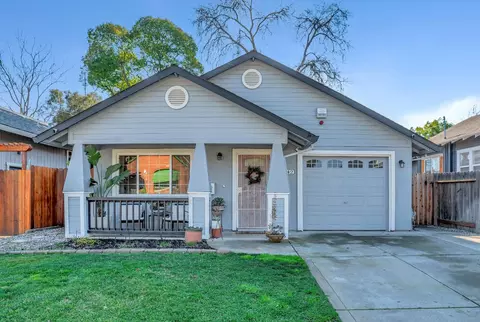 3042 8th Ave, Sacramento, CA 95817