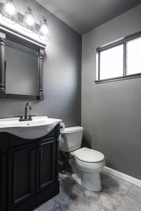 1913 Walnut Tree Dr, Modesto, CA 95355 photo 9
