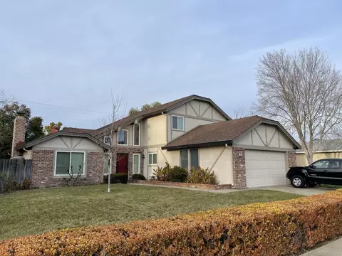 1217 Crescendo Dr, Roseville, CA 95678